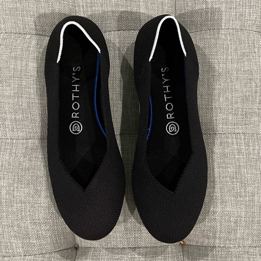The Flat Black Rothy’s in Size 7.5
